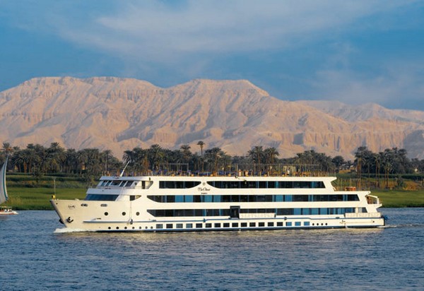 Hotels in soma bay: OBEROI ZAHRA NILE CRUISE