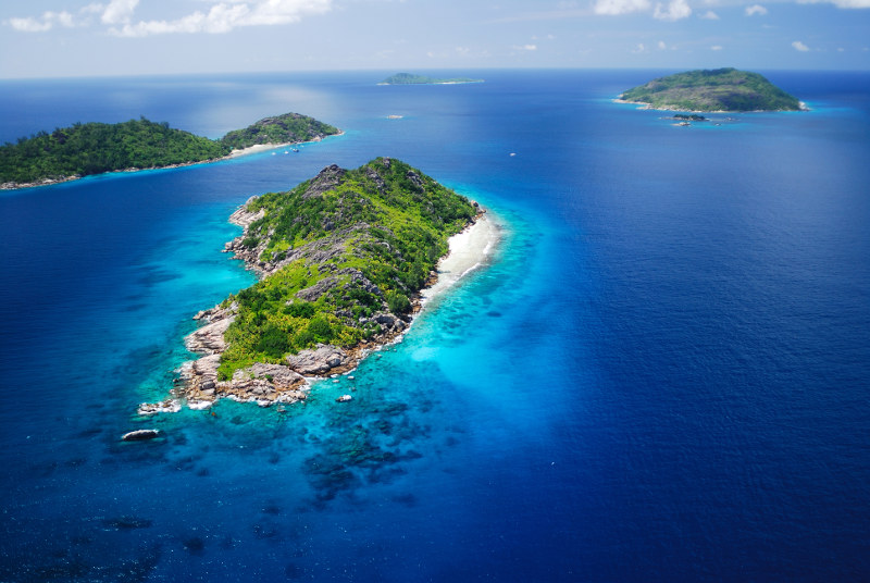 Felicite & Sisters Island - Raymond Sahuquet