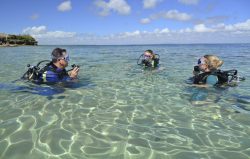 Azura-Quilalea-diving-lessons