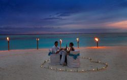 romantic-dinner-cocoon-maldives