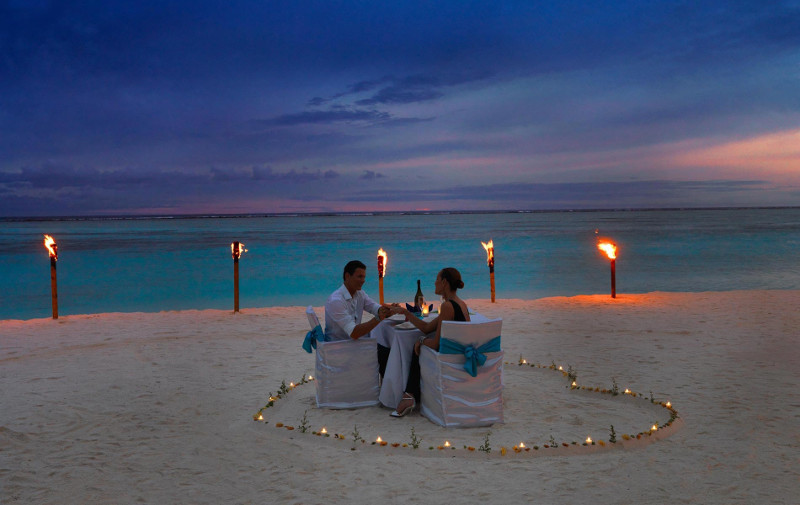 romantic-dinner-cocoon-maldives