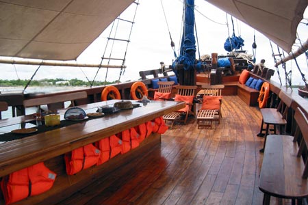 Moana, Indonesia - liveaboard diving holidays