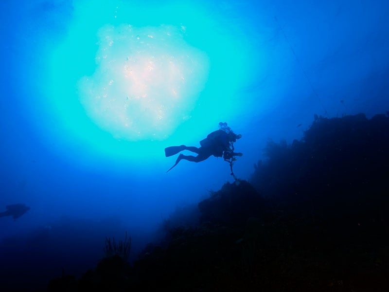 Cayman Brac dive centres, Cayman Brac
