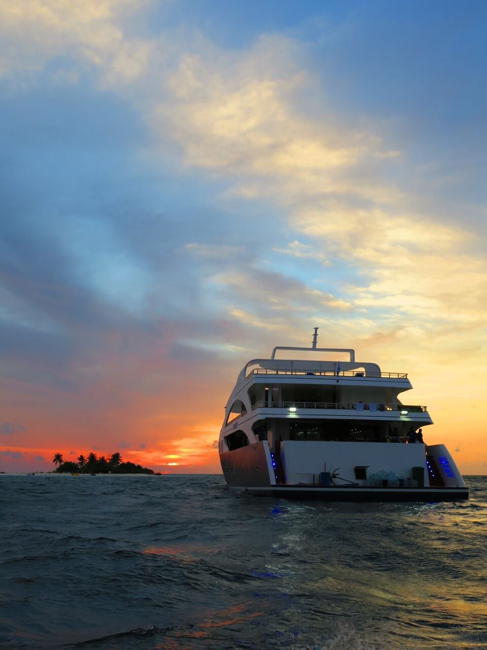 Emperor Serenity, Maldives - liveaboard diving holidays