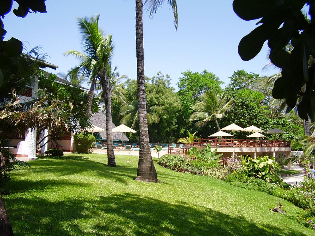 Pinewood Beach Resort, Diani - dive holidays