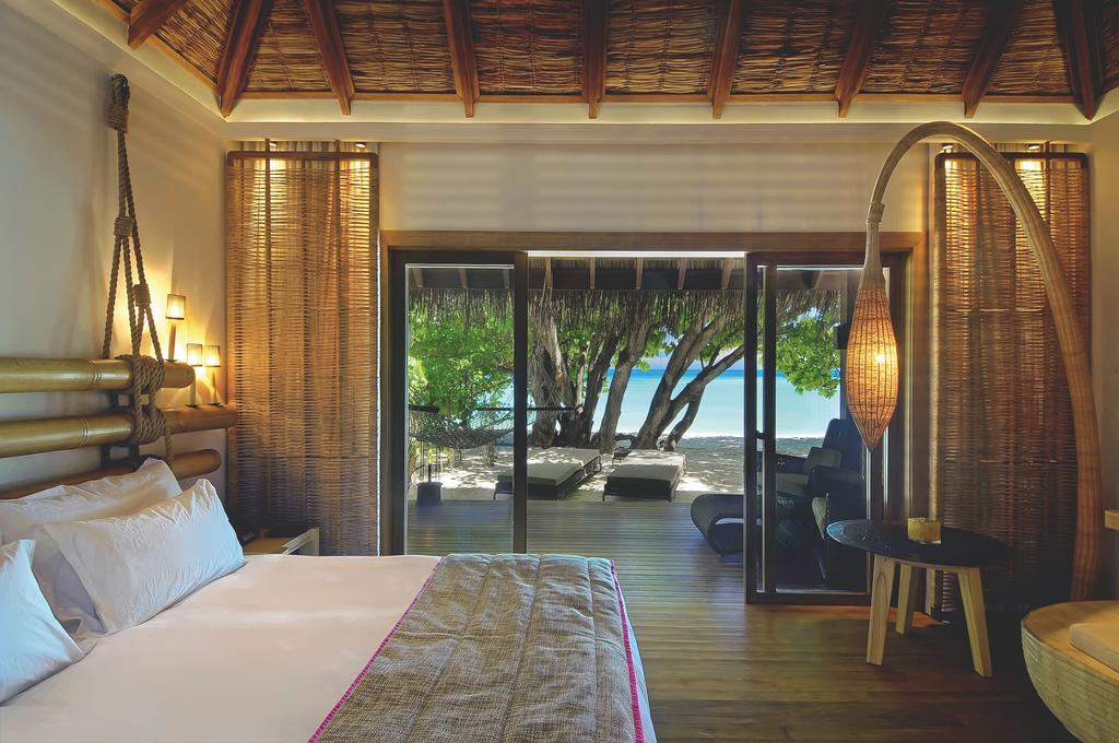 Constance Moofushi, Maldives - dive holidays