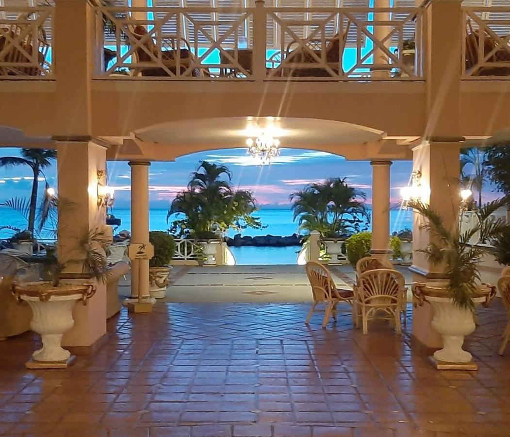 Coco Reef, Tobago - dive holidays