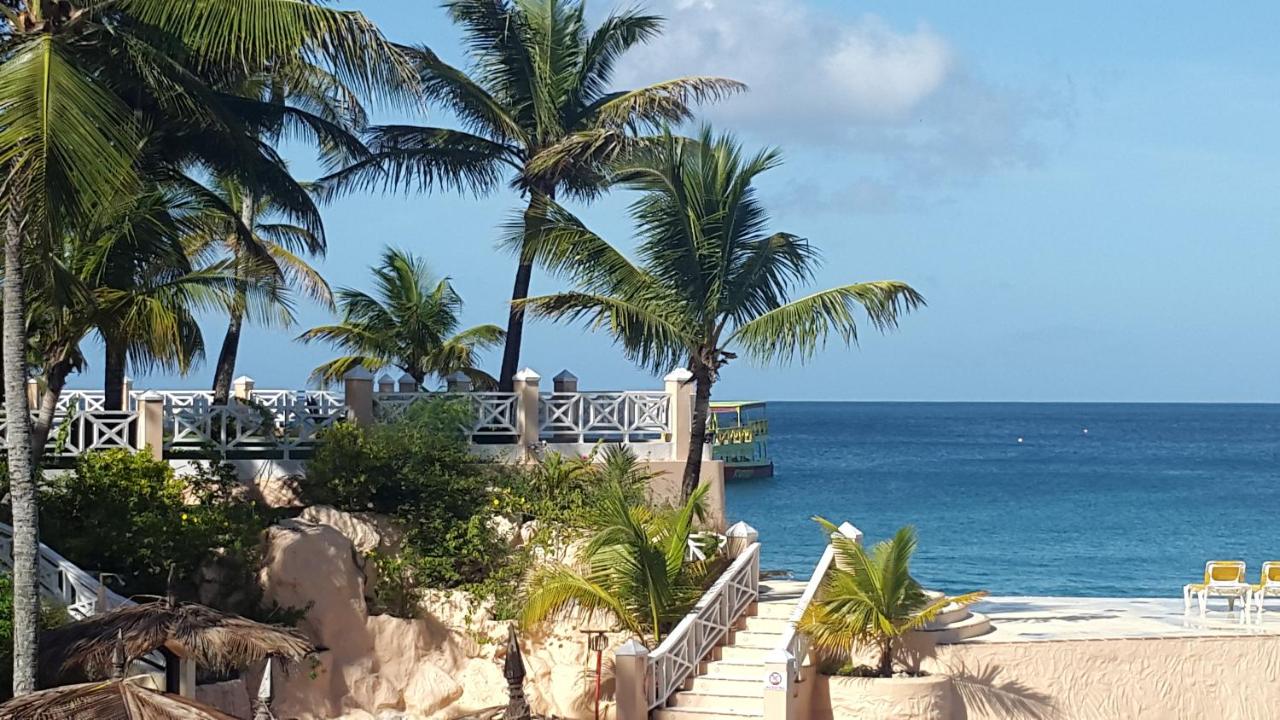 Coco Reef, Tobago - dive holidays