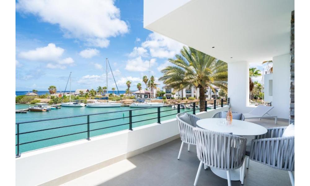 Van Der Valk Plaza Beach Resort Bonaire, Bonaire - dive holidays